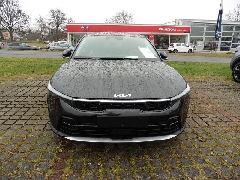 Neu Kia K4 150 PS (110 kW) 2025 Grau Limousine