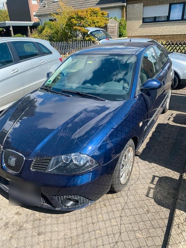 Blau Gebraucht 2007 Seat Ibiza Limousine | 900 € (Fairer Preis) - Bild 1/4