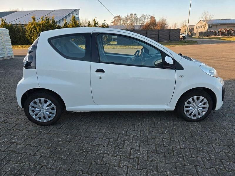 Gebraucht Citroën C1 Advance 68 PS (50 kW) 2012 Weiß Kleinwagen