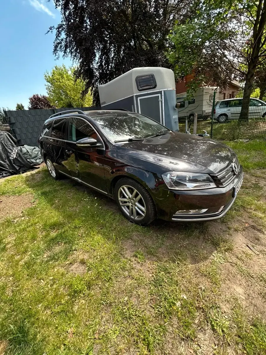 Gebraucht VW Passat 140 PS (102 kW) 2011 Schwarz Kombi