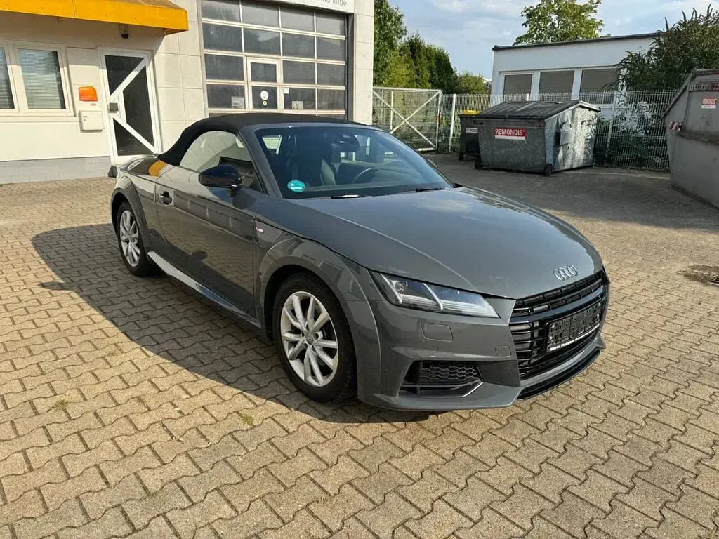 Second-hand Audi TT Roadster S-Line 230 CP (169 kW) 2018 Gri Cabrio