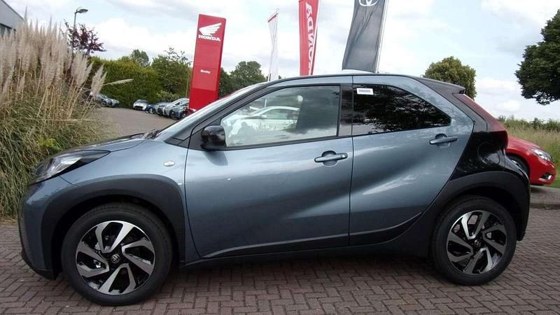 Celestite Neu 2025 Toyota Aygo Kleinwagen | 19.250 € - Bild 1/4