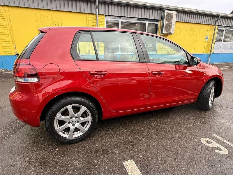 Gebraucht VW Golf Team 160 PS (117 kW) 2010 Rot Limousine