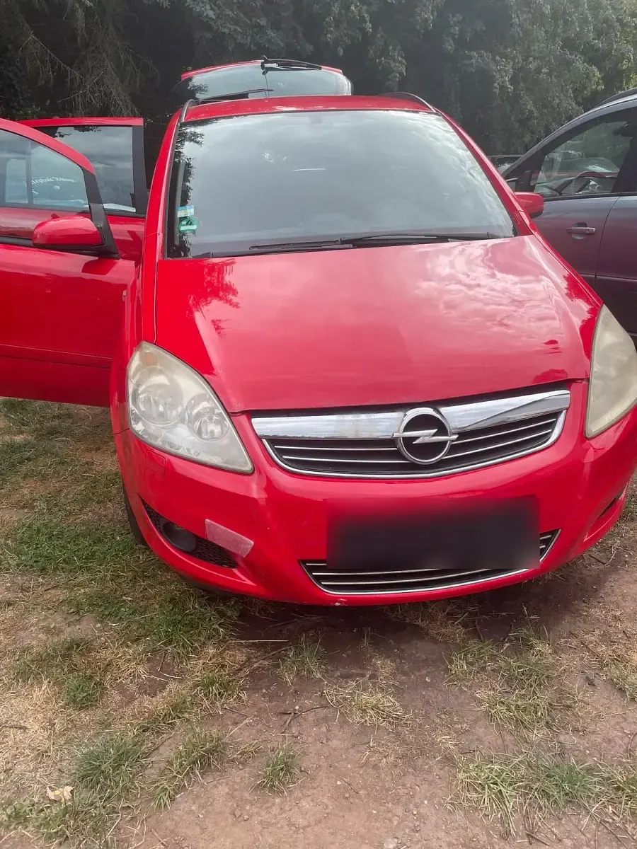 Gebraucht Opel Zafira 150 PS (110 kW) 2009 Rot Van / Kleinbus