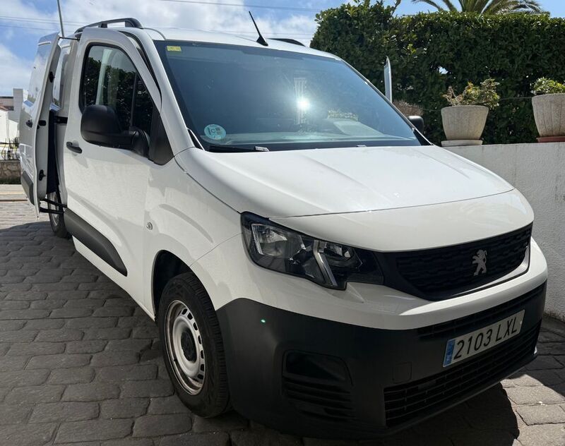 Weiß Gebraucht 2022 Peugeot Partner Van / Kleinbus | 15.499 € (Guter Preis) - Bild 1/4