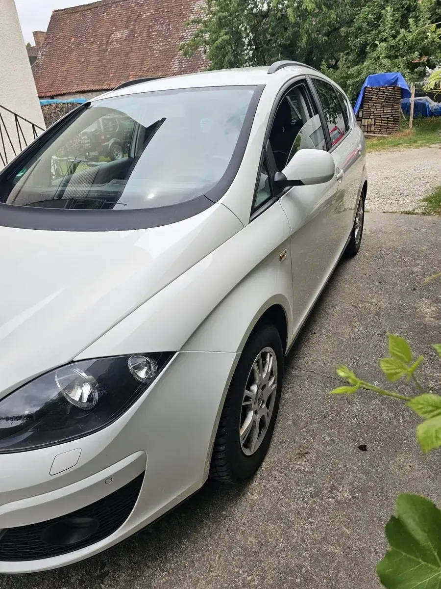 Gebraucht Seat Altea XL 125 PS (91 kW) 2015 Weiß Van / Kleinbus