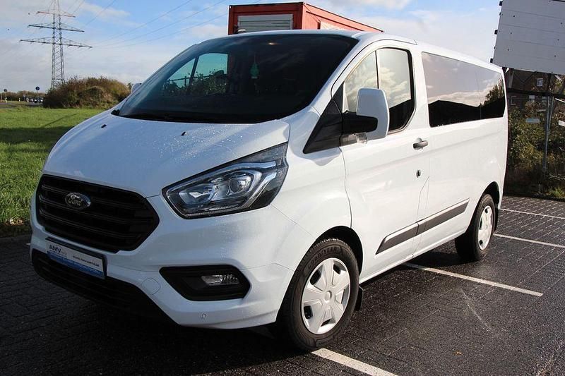 Weiß Gebraucht 2023 Ford Transit Trend Kombi | 32.950 € (Fairer Preis) - Bild 1/4