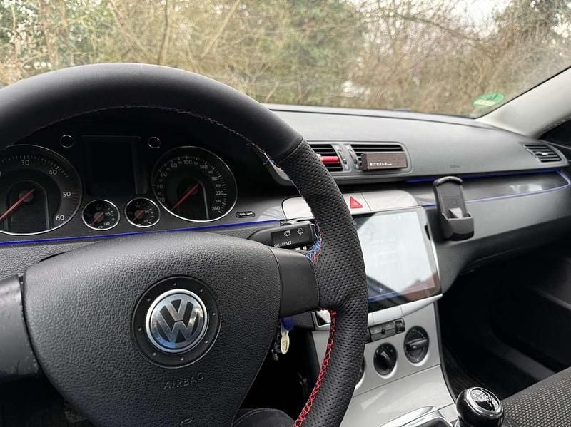 Gebraucht VW Passat Comfortline 140 PS (102 kW) 2005 Grau Limousine