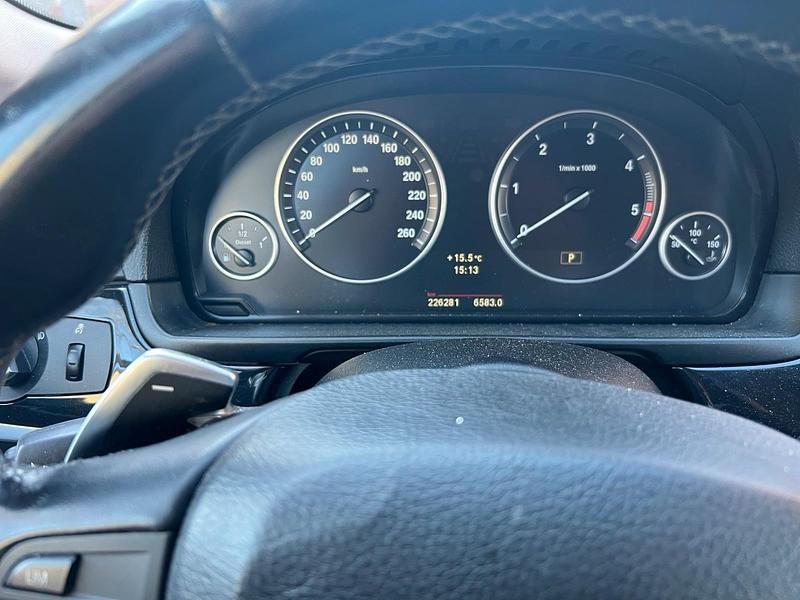 Second-hand BMW 520 2010 Albastru Berlinǎ