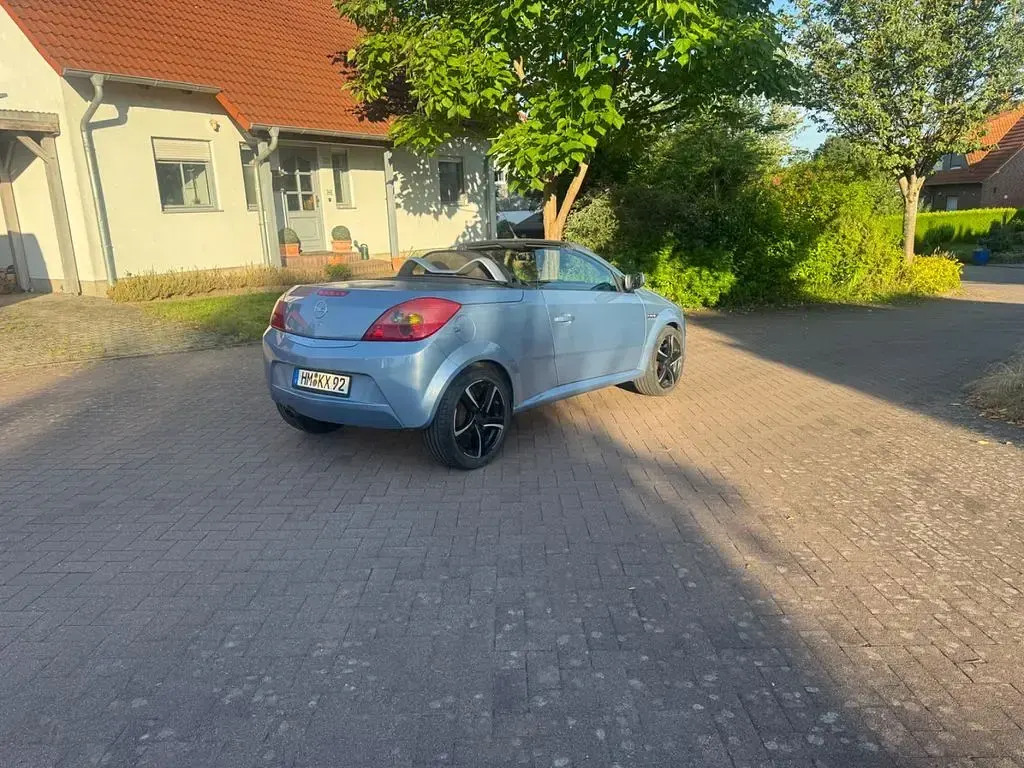 Gebraucht Opel Tigra 90 PS (66 kW) 2006 Blau Cabrio