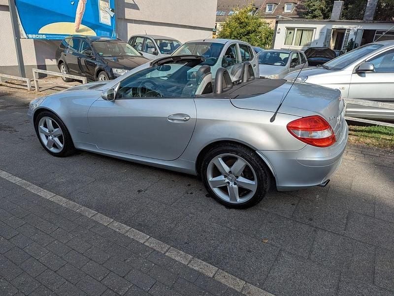 Second-hand Mercedes SLK200 163 CP (119 kW) 2004 Argintiu Cabrio