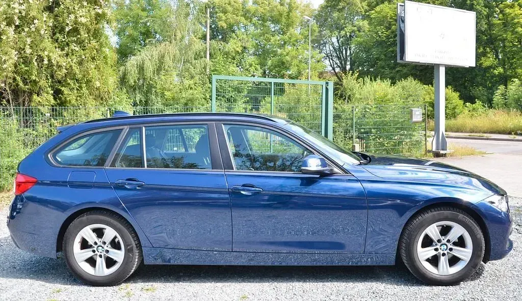 Gebraucht BMW 318 Sport Line 150 PS (110 kW) 2017 Blau Kombi