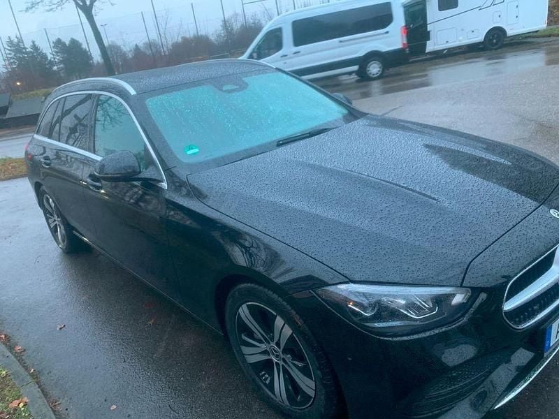 Gebraucht Mercedes C220 Avantgarde 194 PS (142 kW) 2023 Schwarz Limousine