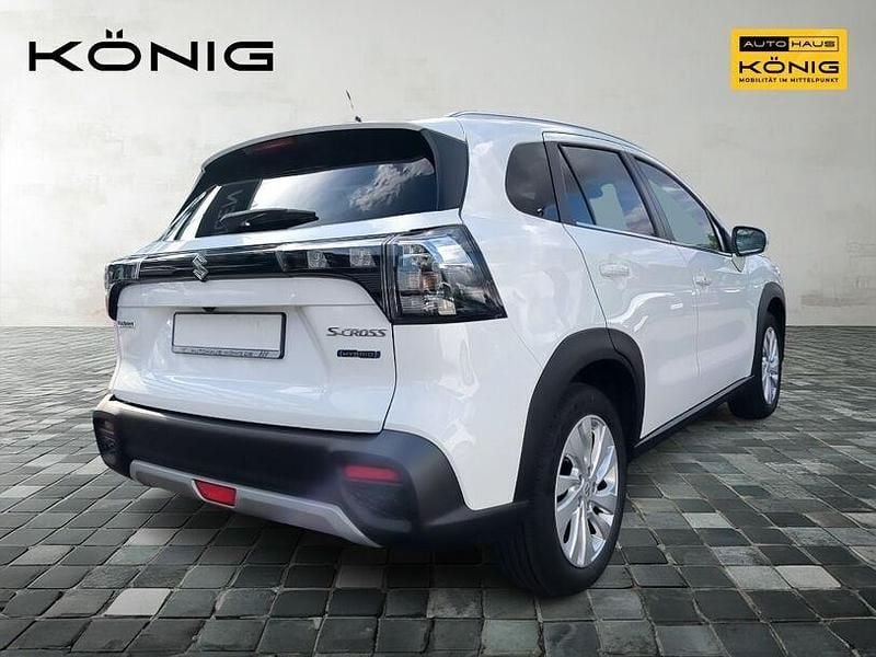 Gebraucht Suzuki SX4 Comfort 102 PS (75 kW) 2024 Weiß Limousine