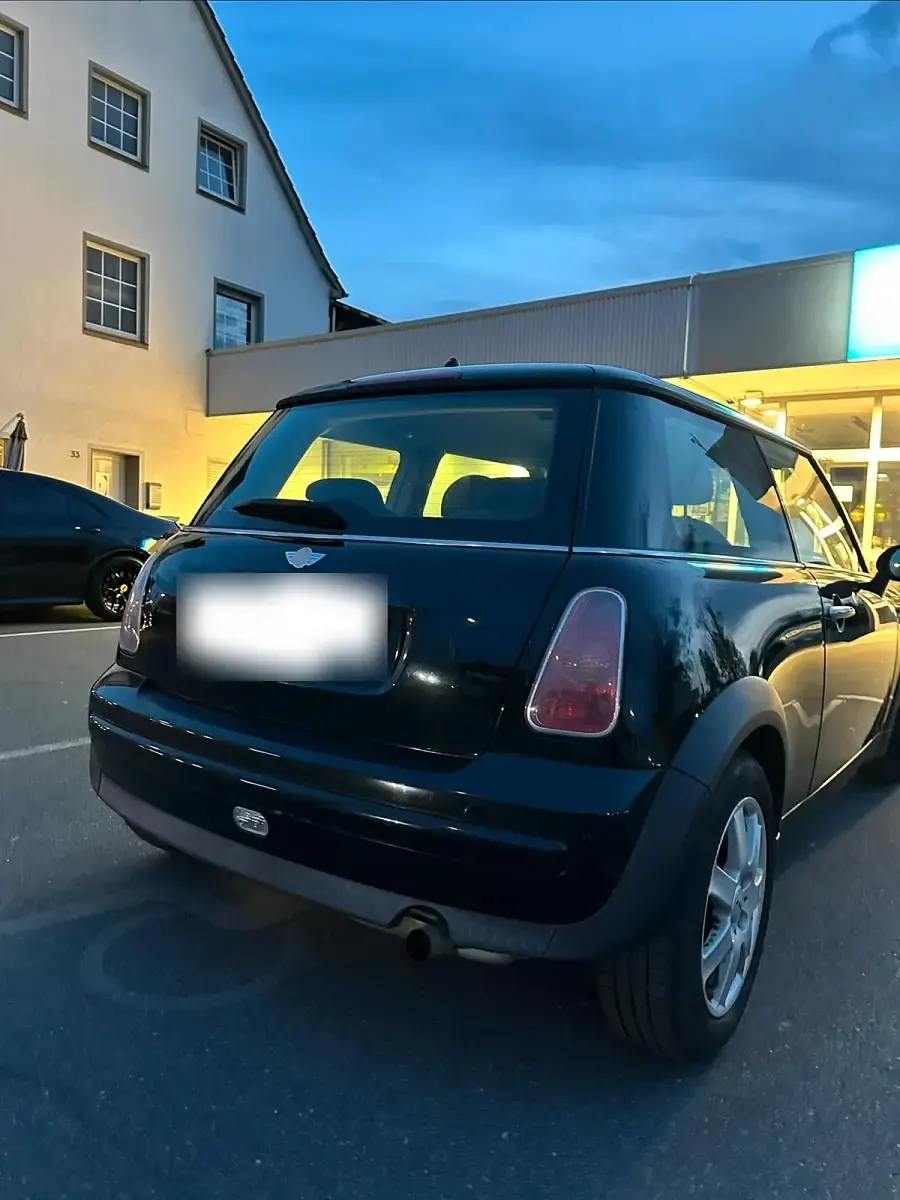 Gebraucht Mini Cooper 90 PS (66 kW) 2003 Schwarz Kleinwagen