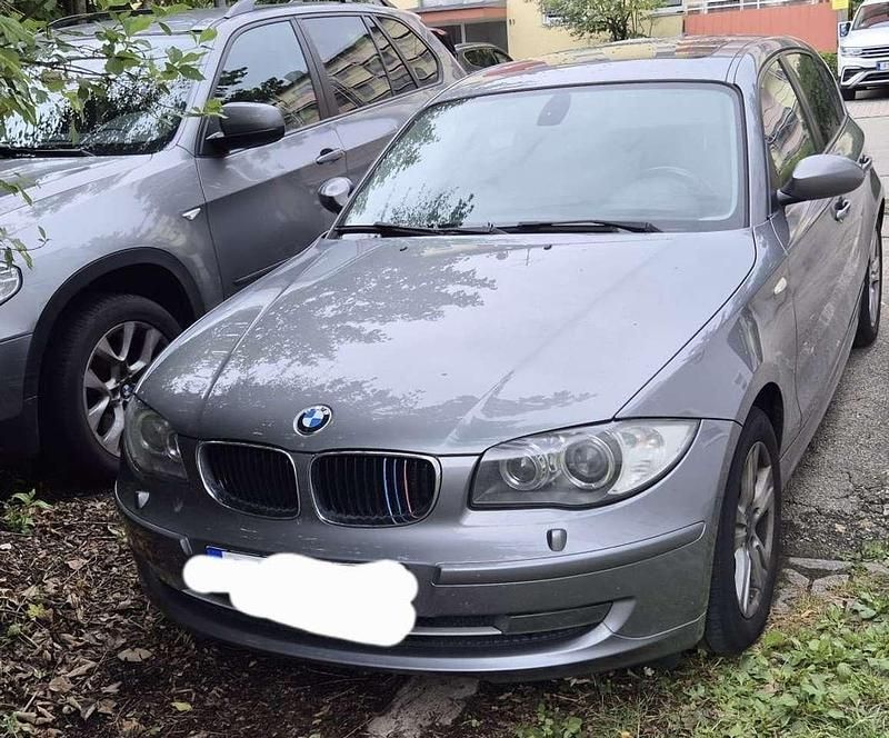 Grau Gebraucht 2008 BMW 118 Kleinwagen | 4.400 € (Fairer Preis) - Bild 1/4