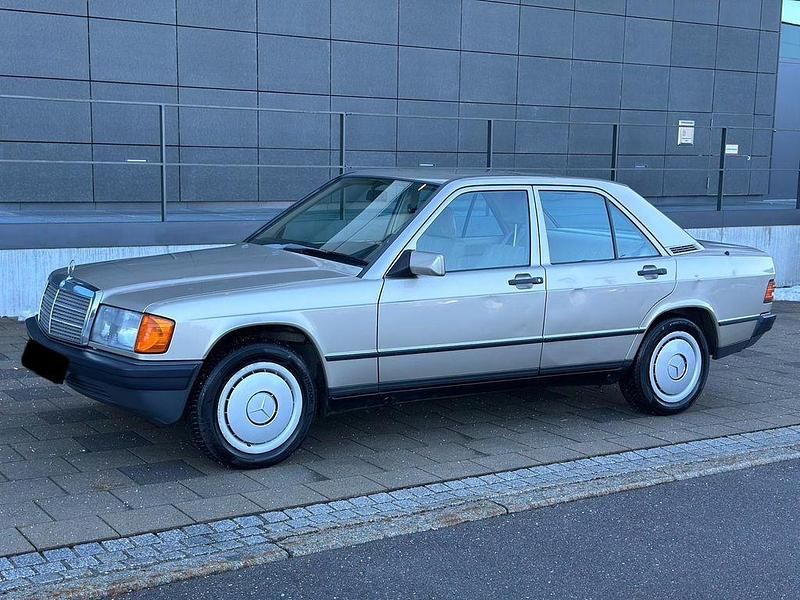 Gebraucht Mercedes 190 102 PS (75 kW) 1988 Beige Limousine
