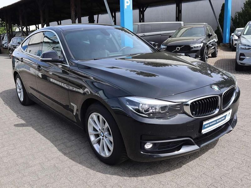 Second-hand BMW 320 Advantage 190 CP (139 kW) 2017 Negru Hatchback