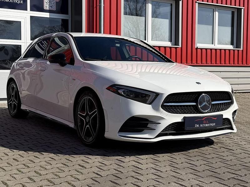 Gebraucht Mercedes A180 AMG 116 PS (85 kW) 2021 Polarweiß Limousine