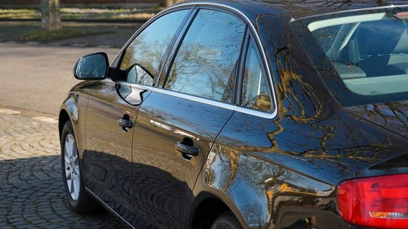 Gebraucht Audi A4 Ambiente 160 PS (117 kW) 2008 Schwarz Limousine