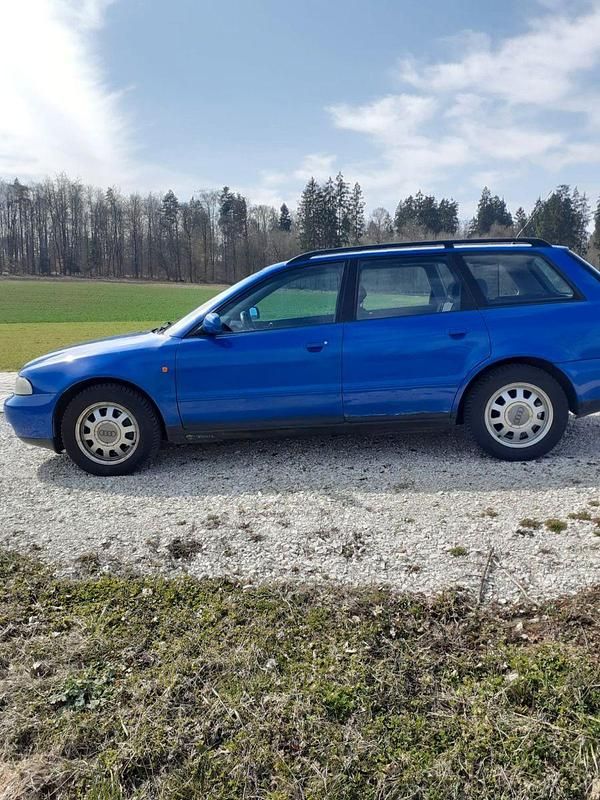 Gebraucht Audi A4 110 PS (80 kW) 1996 Blau Kombi