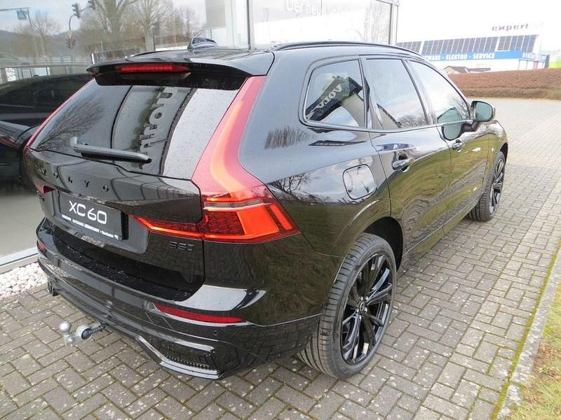 Neu Volvo XC60 Plus 250 PS (183 kW) 2026 Schwarz SUV