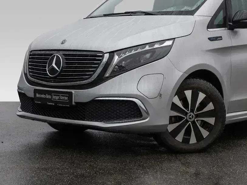 Gebraucht Mercedes EQV300 Avantgarde 150 kW (204 PS) 2021 Silber Van / Kleinbus
