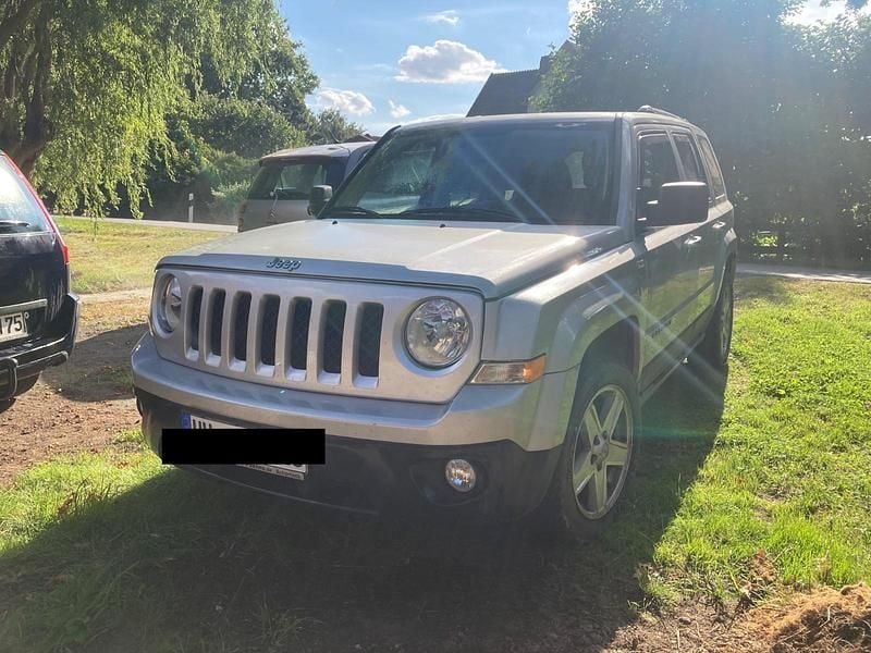 Silber Gebraucht 2011 Jeep Patriot SUV | 6.000 € (Fairer Preis) - Bild 1/4