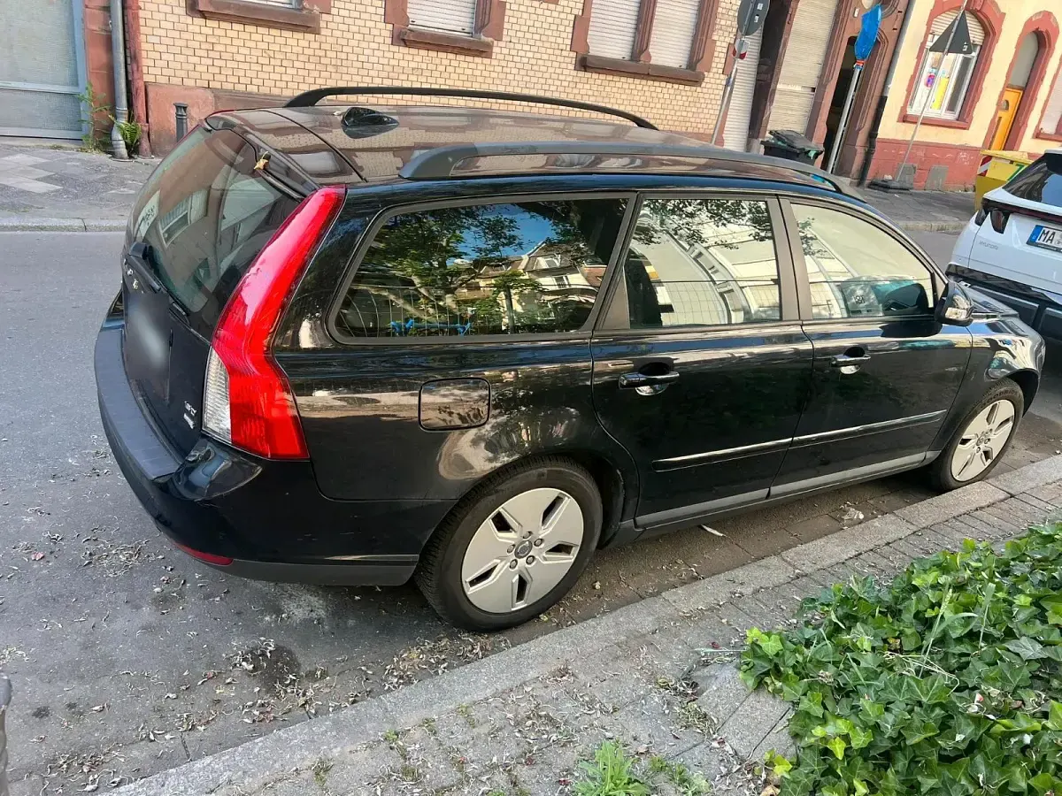 Gebraucht Volvo V50 110 PS (80 kW) 2011 Schwarz Kombi