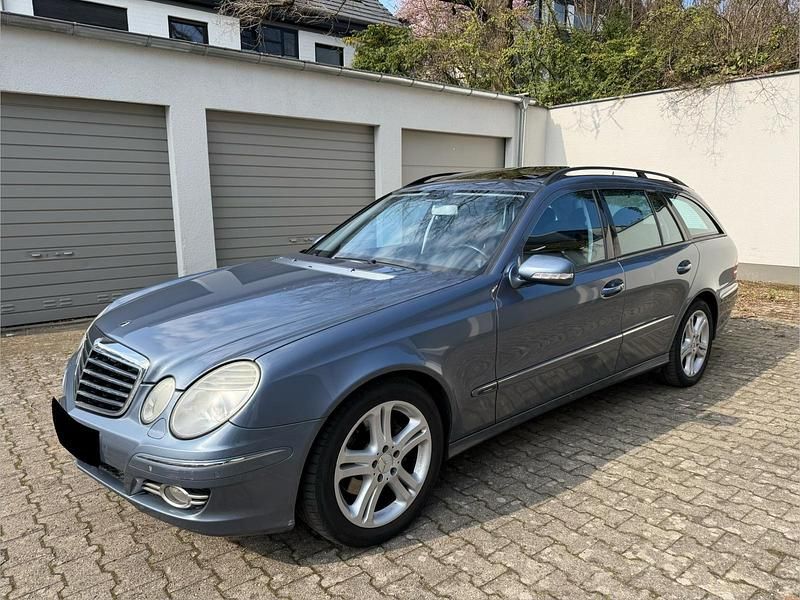 Gebraucht Mercedes E320 Avantgarde 224 PS (164 kW) 2007 Blau Kombi