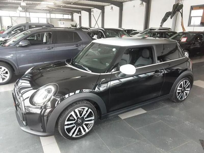 Gebraucht Mini Cooper Classic 136 PS (100 kW) 2023 Schwarz Kleinwagen