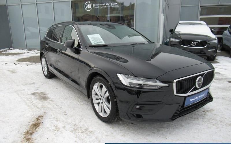 Gebraucht Volvo V60 Core 197 PS (144 kW) 2022 Schwarz Kombi