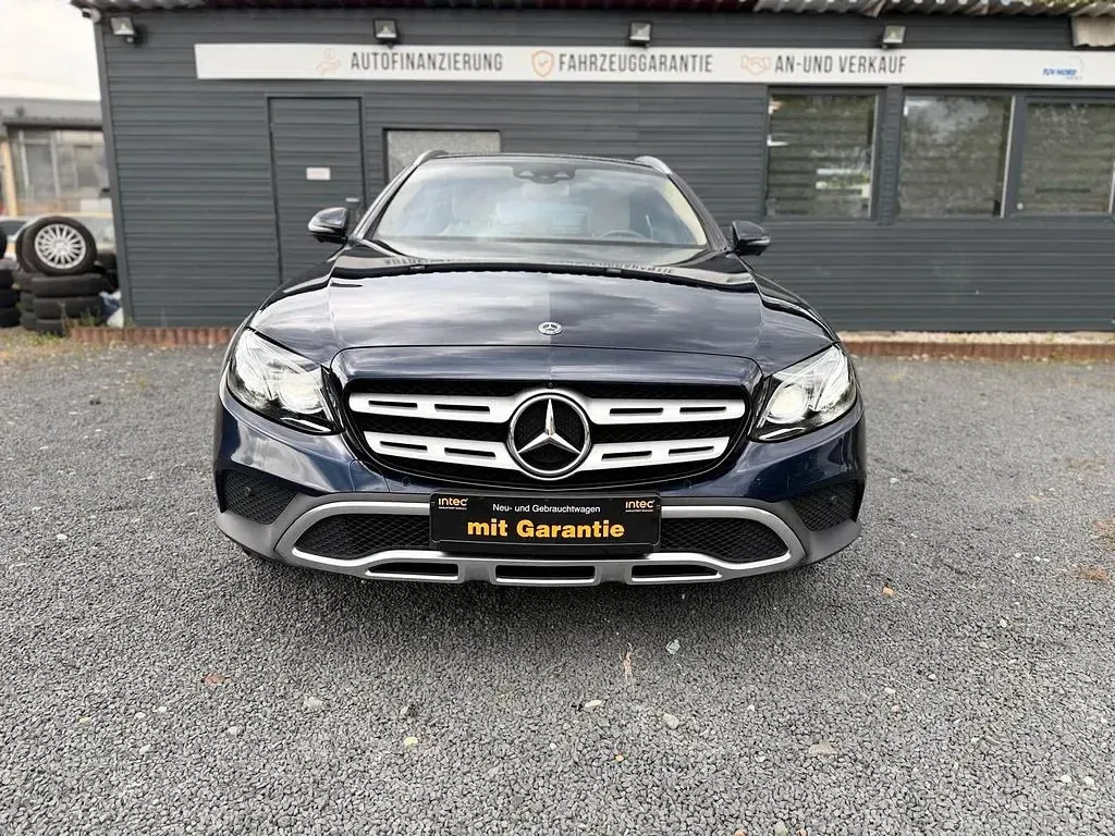 Gebraucht Mercedes E400 340 PS (250 kW) 2019 Blau Limousine