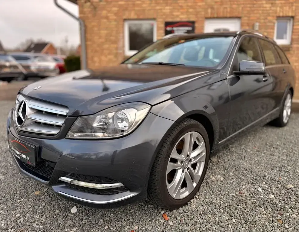 Gebraucht Mercedes C180 156 PS (114 kW) 2014 Grau Limousine