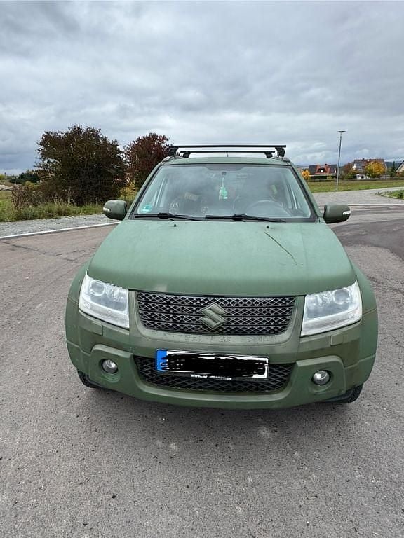 Grün Gebraucht 2012 Suzuki Grand Vitara Comfort SUV | 7.000 € (Superpreis) - Bild 1/4
