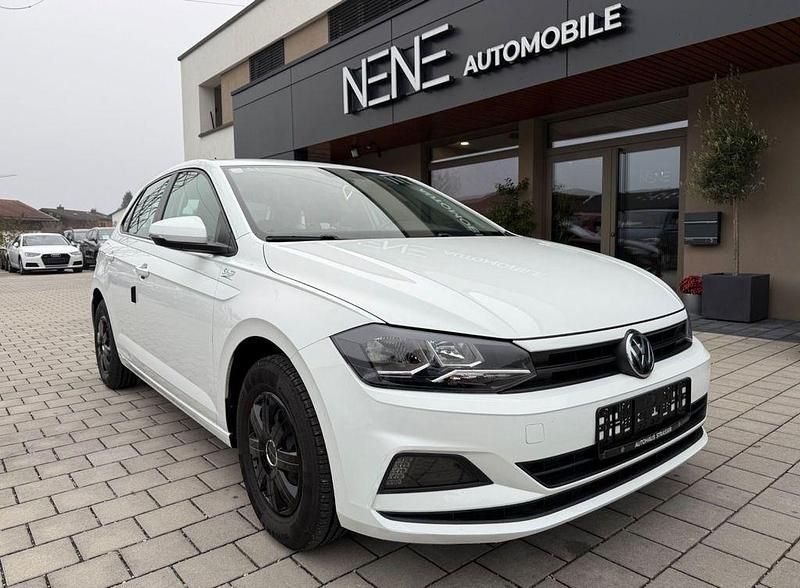 Weiß Gebraucht 2020 VW Polo Trendline Limousine | 9.900 € (Guter Preis) - Bild 1/4