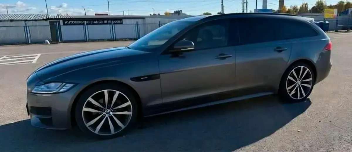 Gebraucht Jaguar XF 180 PS (132 kW) 2018 Grau Kombi