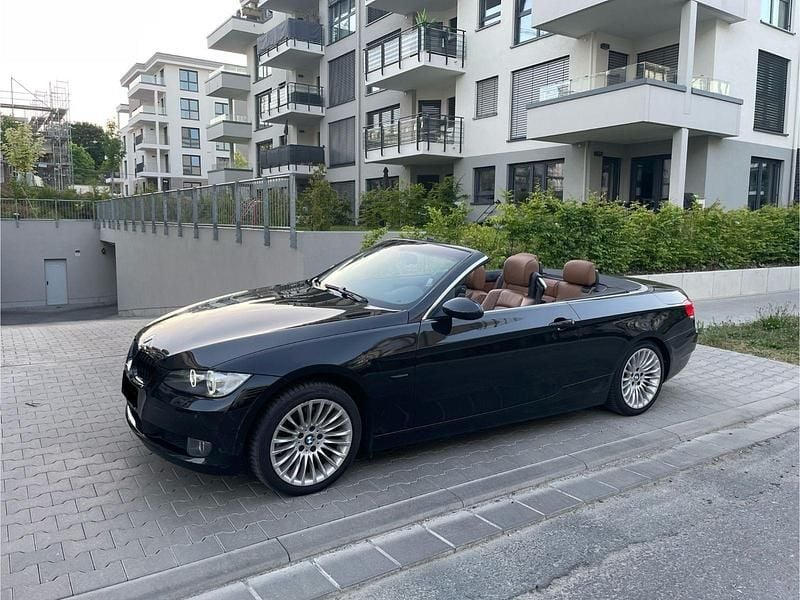 Gebraucht BMW 320 Cabriolet 170 PS (125 kW) 2007 Schwarz Cabrio