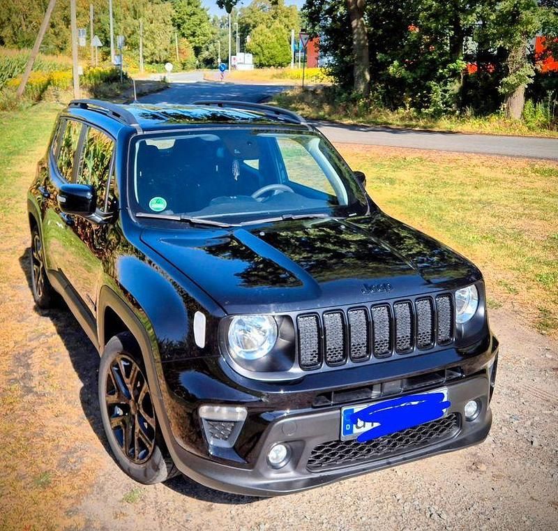 Schwarz Gebraucht 2022 Jeep Renegade Night Eagle SUV | 13.990 € (Superpreis) - Bild 1/4