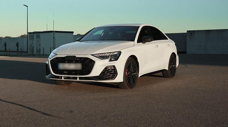 Gebraucht Audi S3 Sport 333 PS (244 kW) 2024 Weiß Limousine