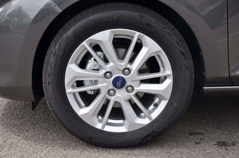 Gebraucht Ford Fiesta Titanium 101 PS (74 kW) 2023 Grau Kleinwagen