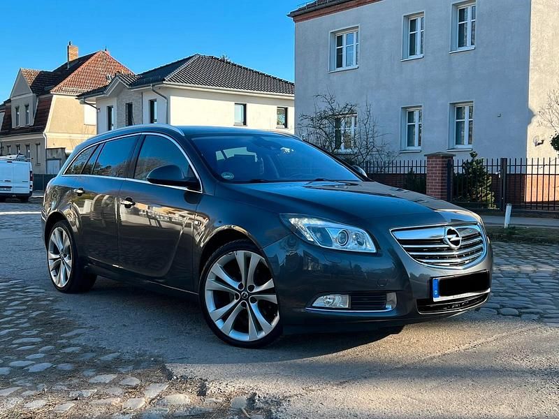 Gebraucht Opel Insignia 160 PS (117 kW) 2012 Grau Kombi