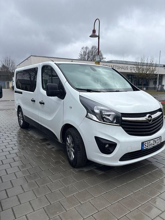 Gebraucht Opel Vivaro 95 PS (69 kW) 2017 Weiß Van / Kleinbus