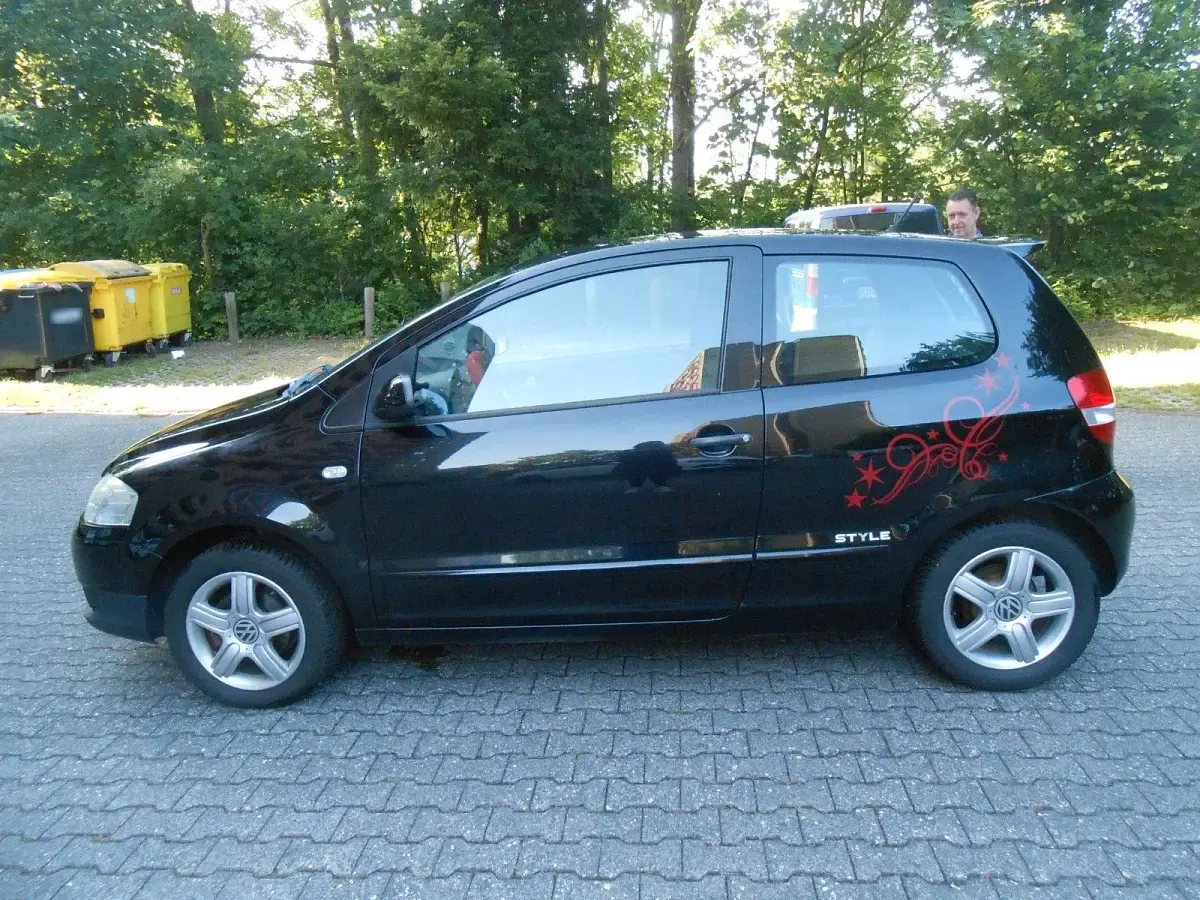 Gebraucht VW Fox Style 54 PS (39 kW) 2010 Schwarz Kleinwagen