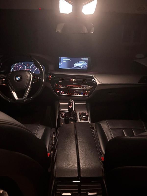 Gebraucht BMW 520 195 PS (143 kW) 2018 Schwarz Limousine
