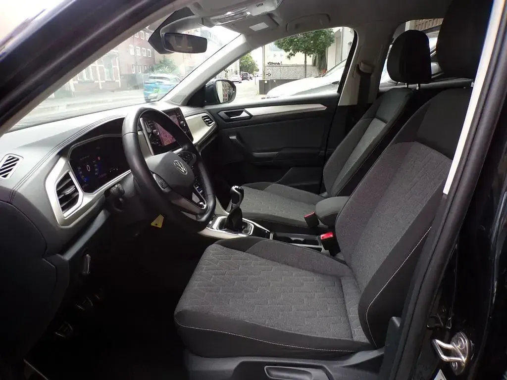 Gebraucht VW T-Roc Move 116 PS (85 kW) 2024 Schwarz SUV