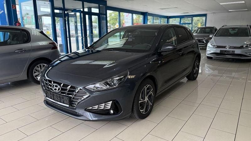 Schwarz Gebraucht 2021 Hyundai i30 Prime Limousine | 16.995 € (Fairer Preis) - Bild 1/4