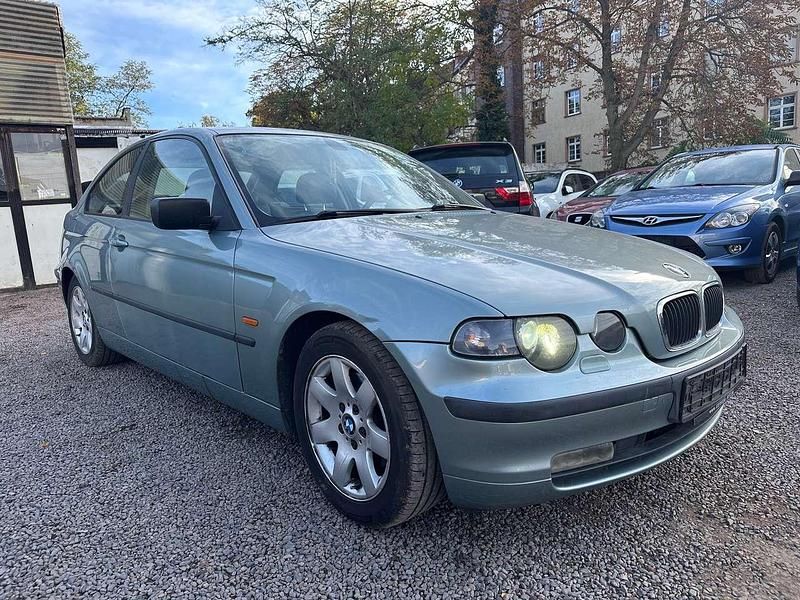 Graugruen metallic Gebraucht 2002 BMW 320 Limousine | 1.100 € - Bild 1/4