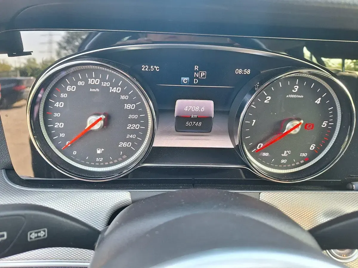 Gebraucht Mercedes E220 Avantgarde 194 PS (142 kW) 2020 Schwarz Kombi