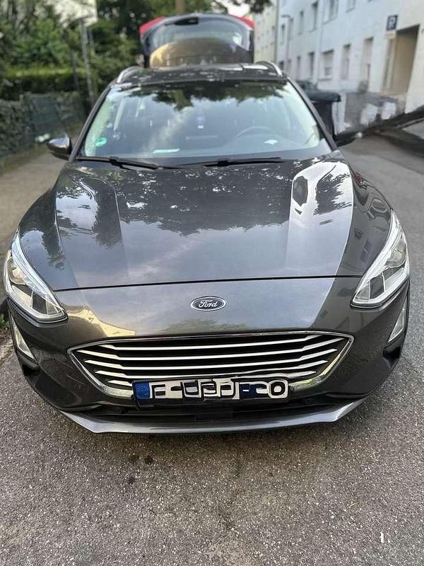 Gebraucht 2018 Ford Focus Cool & Connect Limousine | 9.000 € (Guter Preis) - Bild 1/4